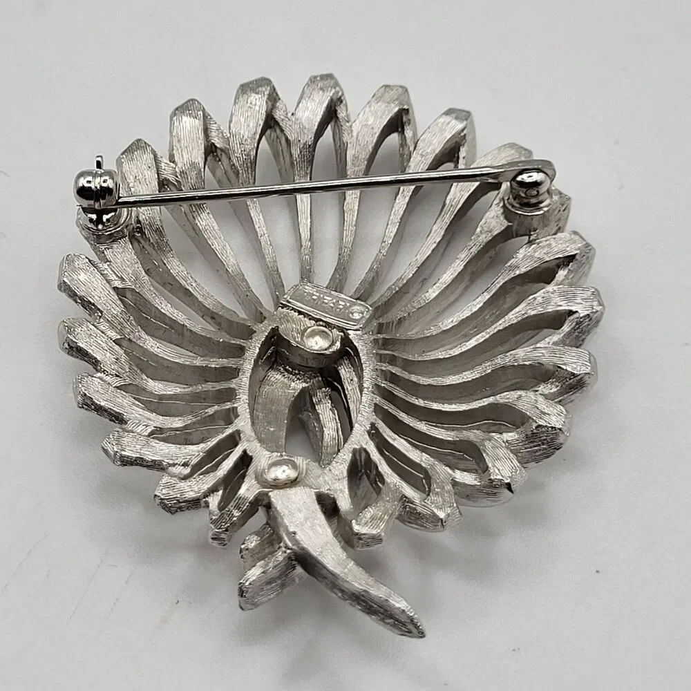 Vintage Crown Trifari Brooch Pin Silver Tone Matte And Brushed Signed 1.5in